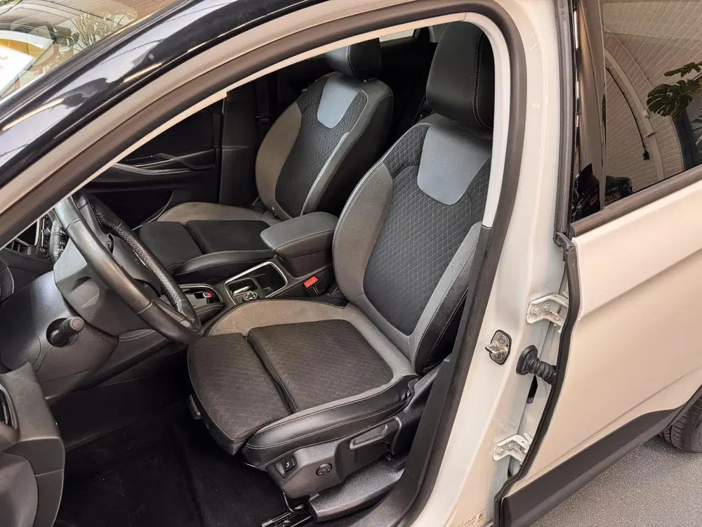Opel Grandland 1.2 Turbo Innovation uit 2019, foto 2