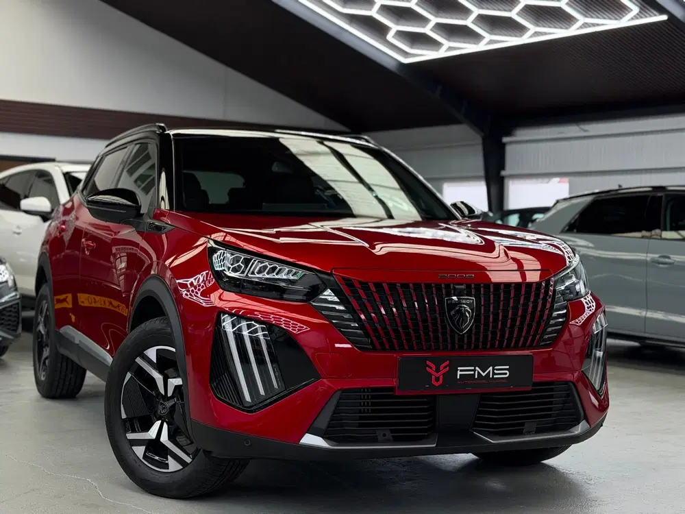 Peugeot 2008 1.2 Hybrid 145 GT CarPlay 360° Camera uit 2025