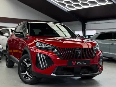Peugeot 2008 1.2 Hybrid 145 GT CarPlay 360° Camera uit 2025
