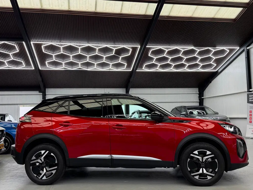 Peugeot 2008 1.2 Hybrid 145 GT CarPlay 360° Camera uit 2025, foto 14