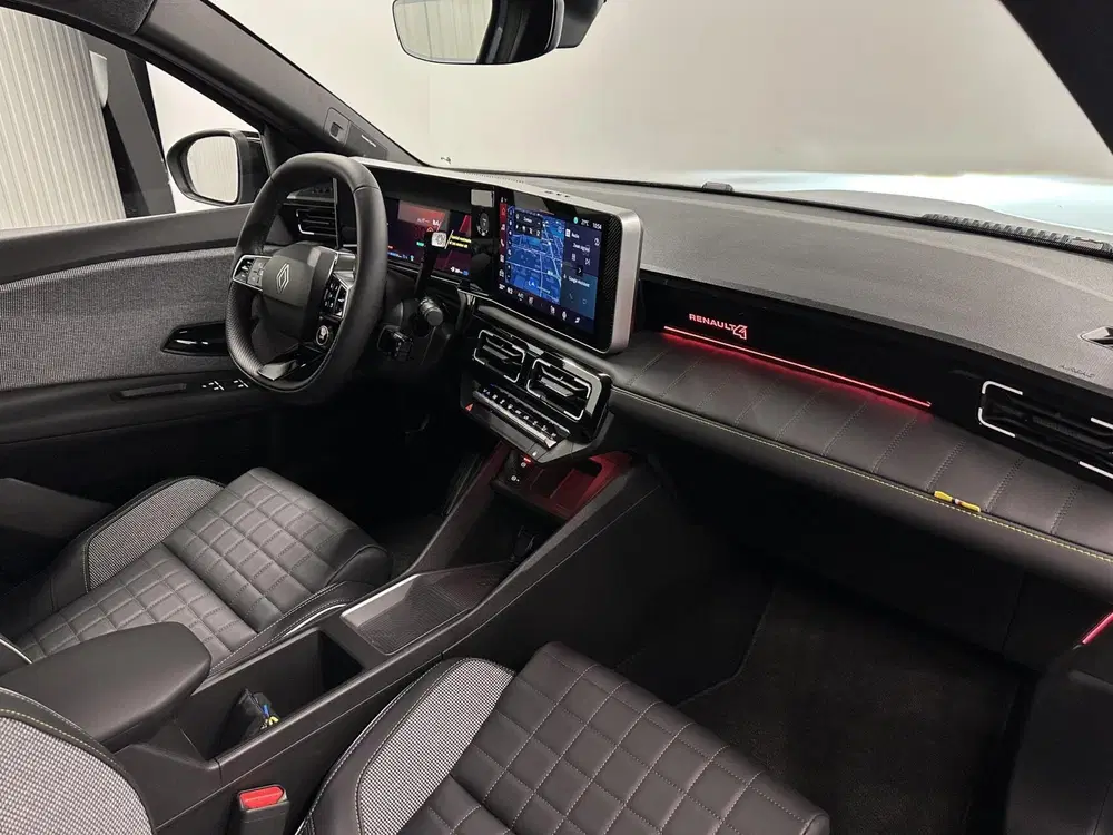 Renault 4 comfort range iconic 52 kWh 99 %SOH V2L CA uit 2025, foto 14