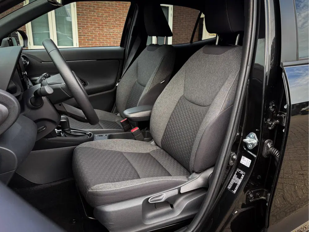 Toyota Yaris Cross 1.5 Hybrid 130 Dynamic uit 2025, foto 6