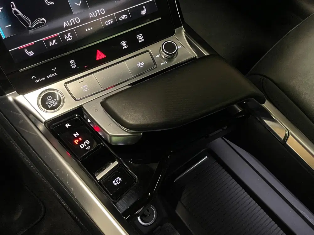 Audi e-tron 55 Quattro Business Plus 95 kWh uit 2020, foto 15