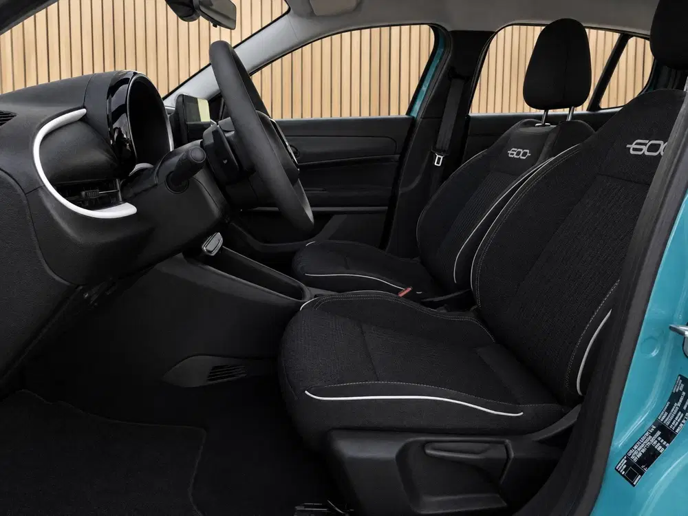 Fiat 600 1.2 Hybrid Urban uit 2025, foto 12