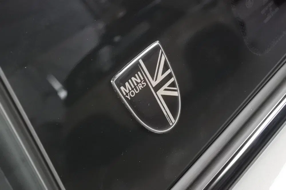 Mini Cooper S 2.0 Cooper S Yours Moonwalk Blacked out uit 2021, foto 12