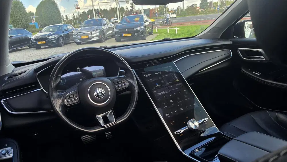 MG Marvel R Luxury 70 kWh uit 2022, foto 4