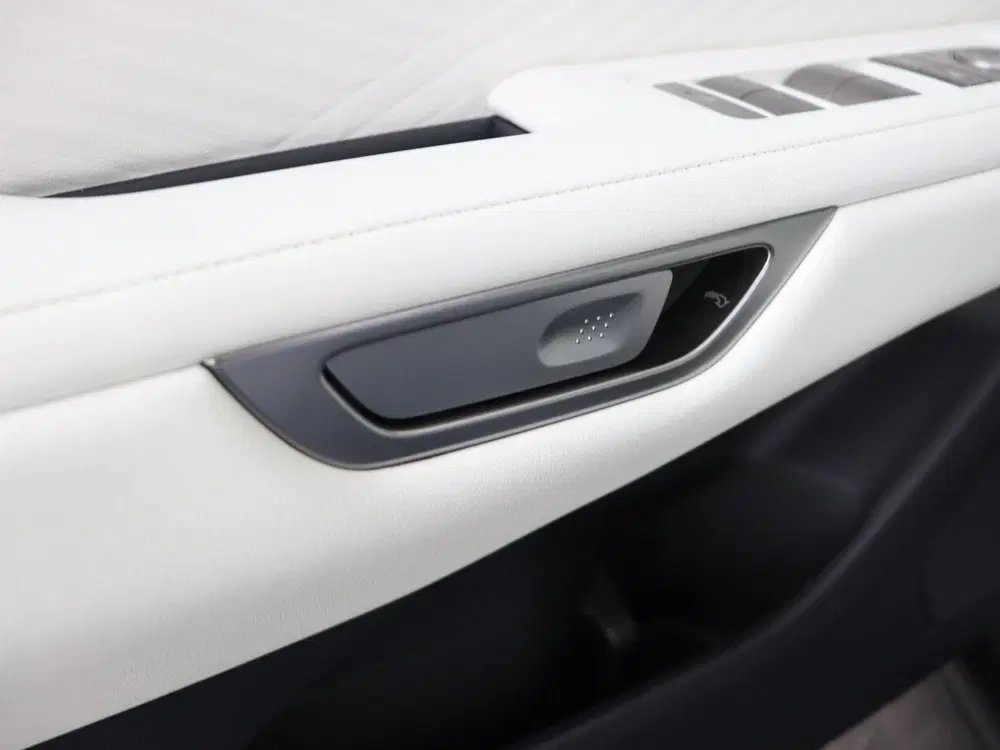 Lexus ES Luxury Line uit 2026, foto 11