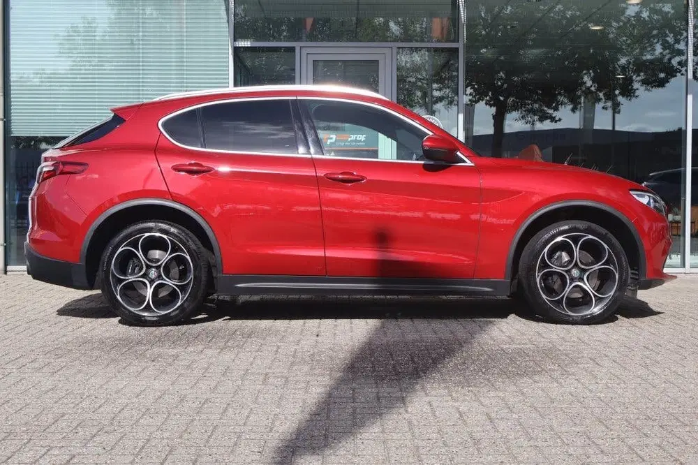 Alfa Romeo Stelvio 2.0 280pk AT AWD B-Tech uit 2019, foto 15