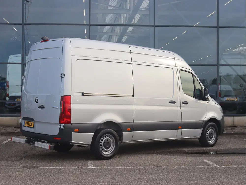 Mercedes-Benz Sprinter 317 CDI L2H2 uit 2023, foto 2