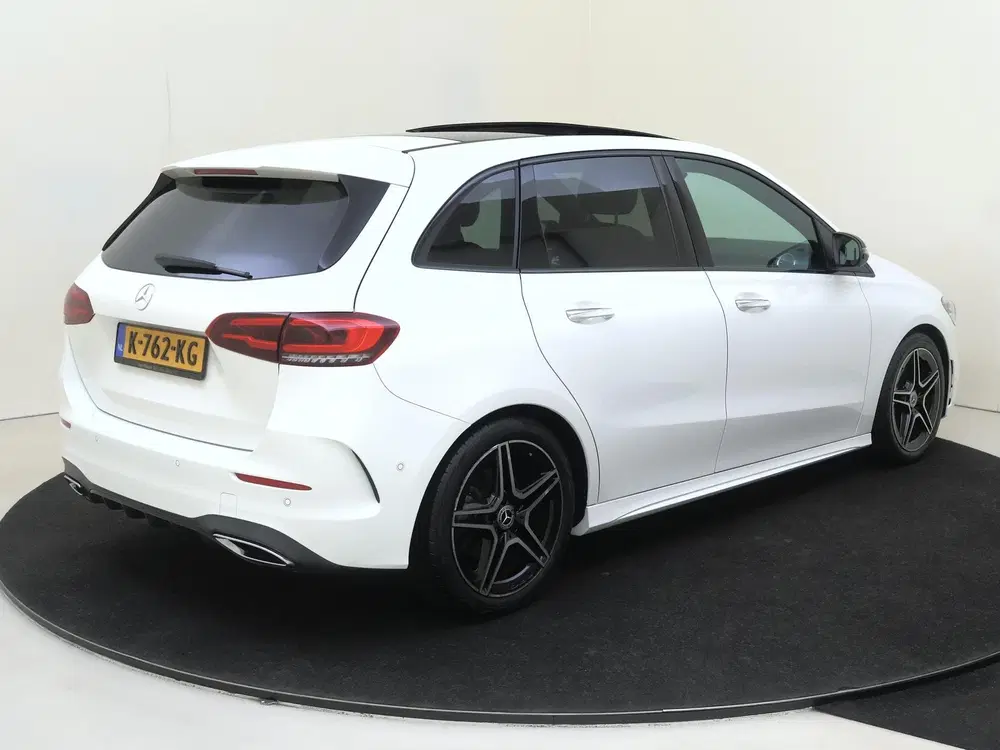 Mercedes-Benz B-Klasse 200 Business Solution AMG uit 2021, foto 4