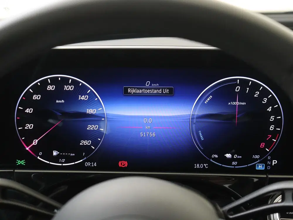 Mercedes-Benz E-Klasse 300 e AMG Line Panoramadak uit 2025, foto 12