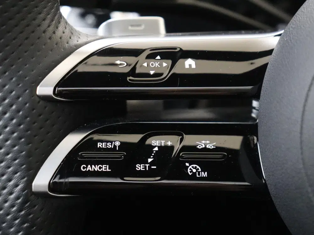 Mercedes-Benz E-Klasse 300 e AMG Line Panoramadak uit 2025, foto 13