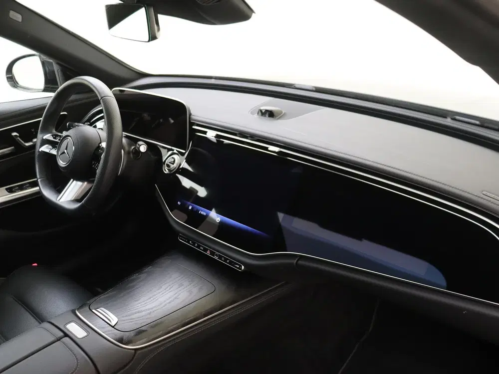 Mercedes-Benz E-Klasse 300 e AMG Line Panoramadak uit 2025, foto 5