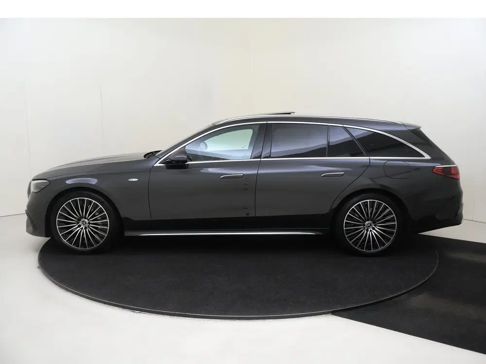 Mercedes-Benz E-Klasse 300 e AMG Line Panoramadak uit 2025, foto 8