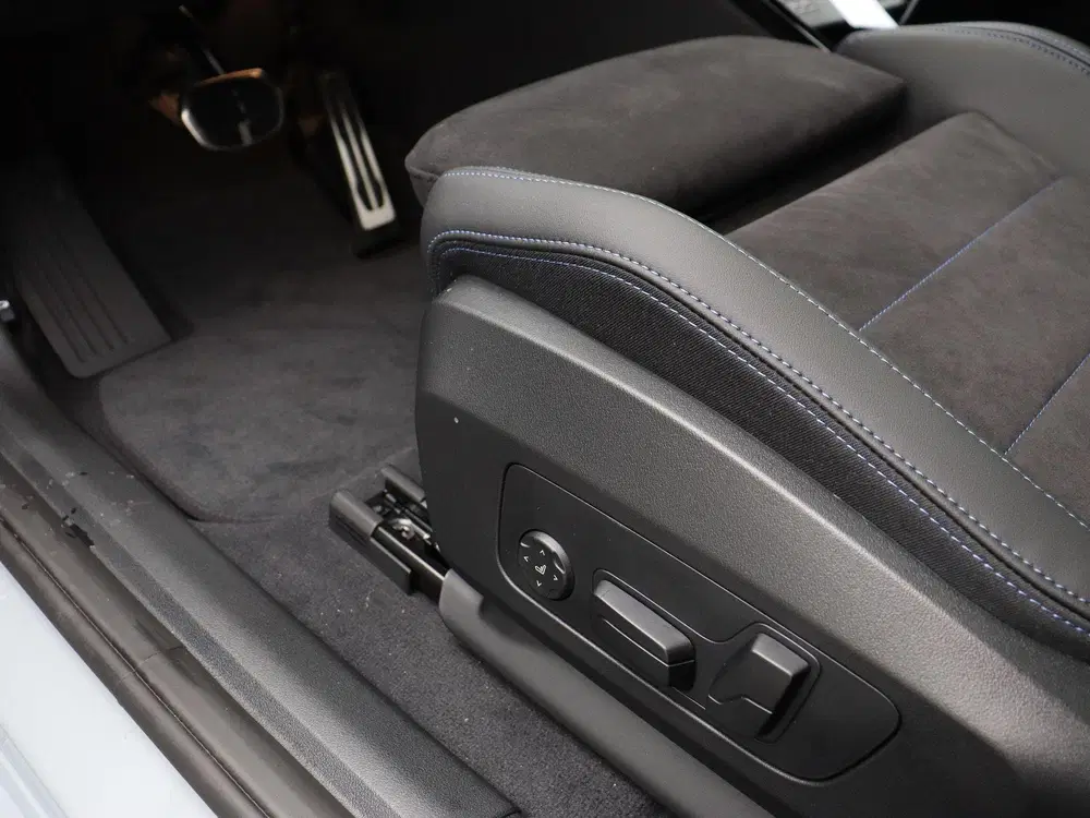 BMW iX2 xDrive30 67 kWh M Sport Edition M Sportpak uit 2026, foto 13