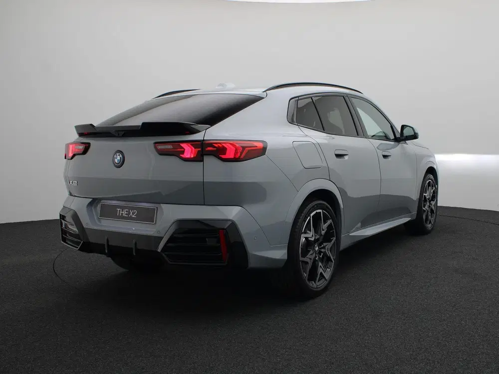 BMW iX2 xDrive30 67 kWh M Sport Edition M Sportpak uit 2026, foto 2