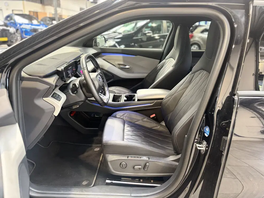 Ford Capri Premium Standard Range RWD 52 kWh 190pk uit 2025, foto 9