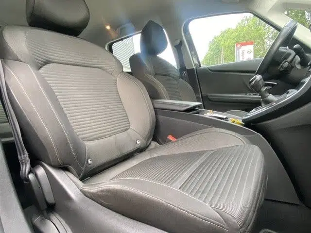 Renault Grand Scenic Grand Scénic 1.3 TCe Intens 7p. trekhaak ( uit 2019, foto 9