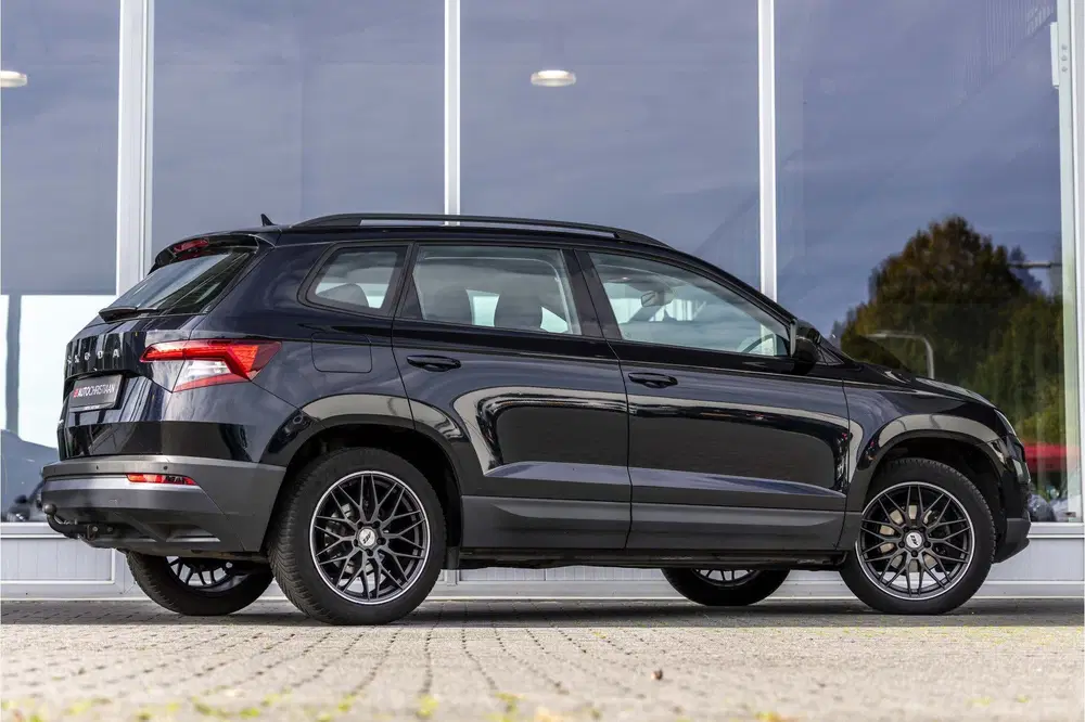 Skoda Karoq 1.5 TSI ACT Business Edition uit 2020, foto 2
