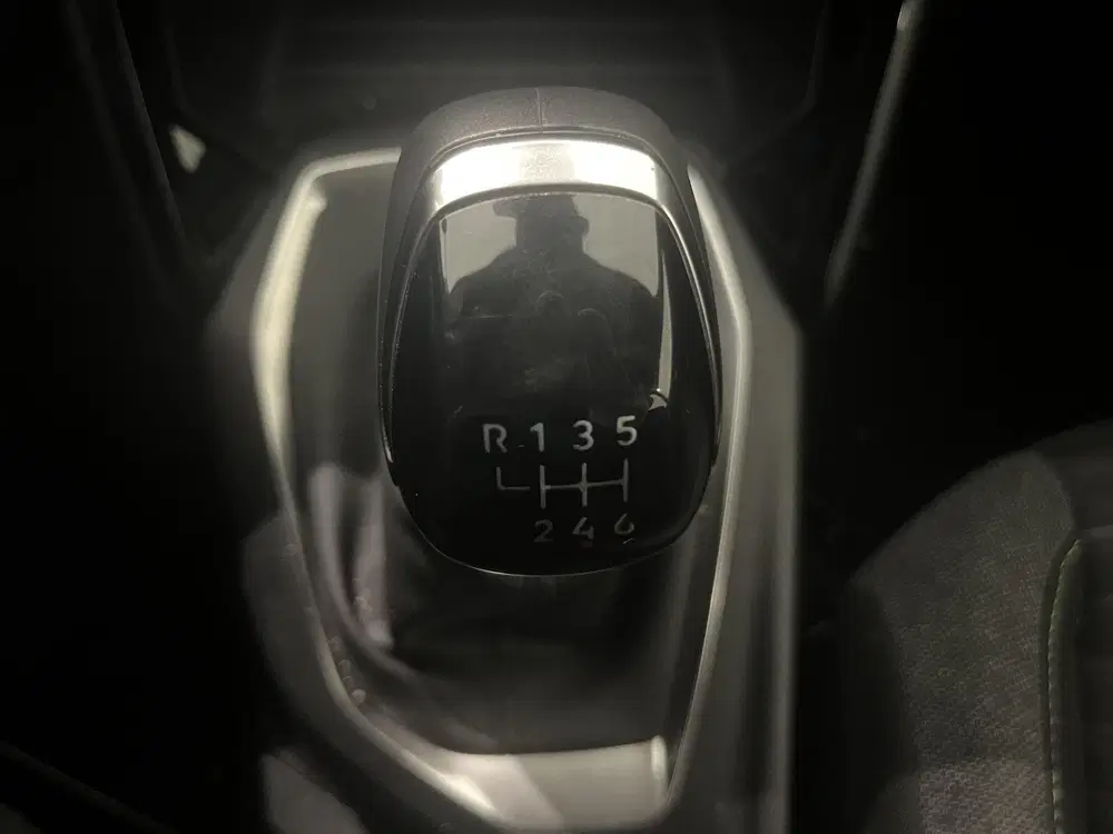 Peugeot 2008 1.2 PureTech 100 Active uit 2024, foto 13