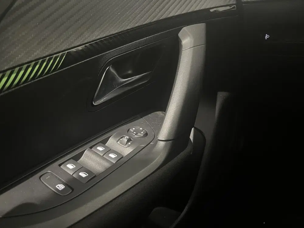 Peugeot 2008 1.2 PureTech 100 Active uit 2024, foto 14