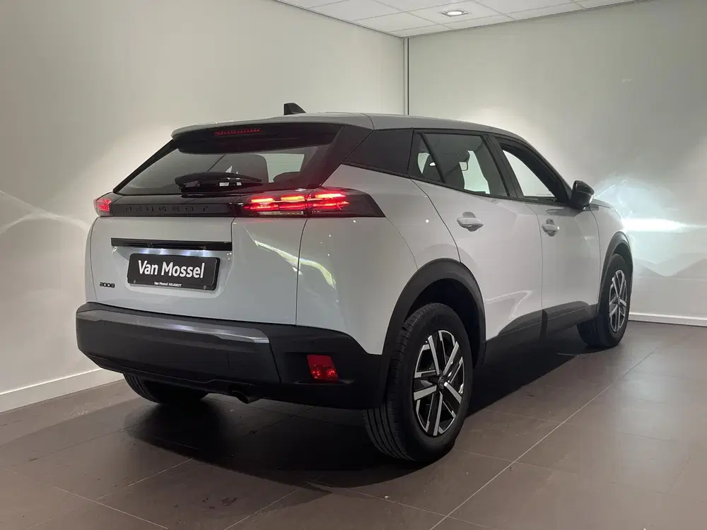 Peugeot 2008 1.2 PureTech 100 Active uit 2024, foto 4