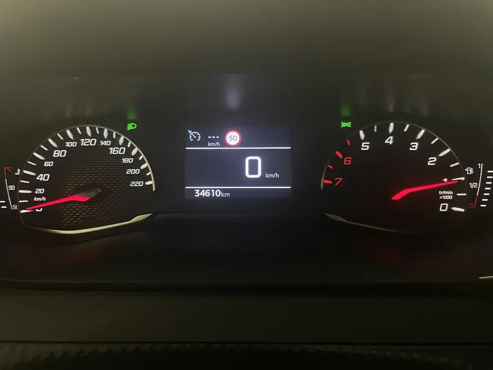 Peugeot 2008 1.2 PureTech 100 Active uit 2024, foto 7