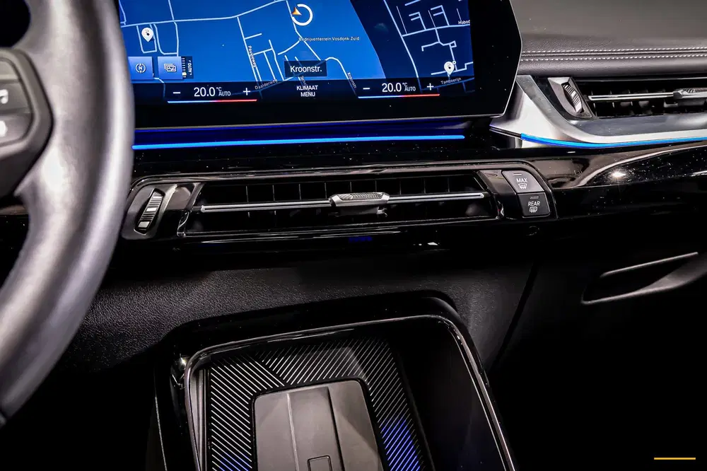 BMW iX1 XDrive30 Launch Edition 67 kWh uit 2022, foto 11