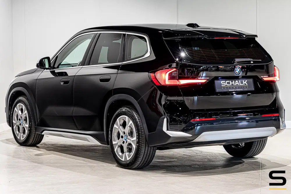 BMW iX1 XDrive30 Launch Edition 67 kWh uit 2022, foto 6