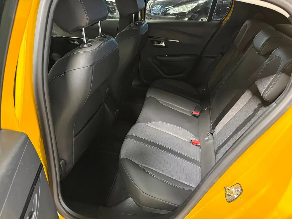 Peugeot 208 1.2 101PK Allure Pack Automaat uit 2021, foto 12