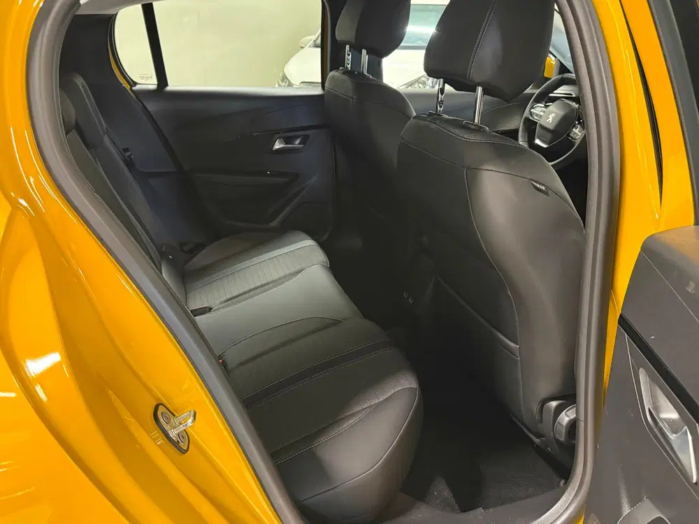 Peugeot 208 1.2 101PK Allure Pack Automaat uit 2021, foto 13