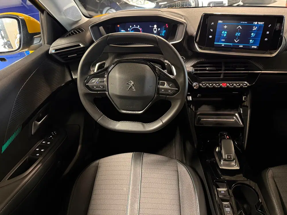 Peugeot 208 1.2 101PK Allure Pack Automaat uit 2021, foto 15