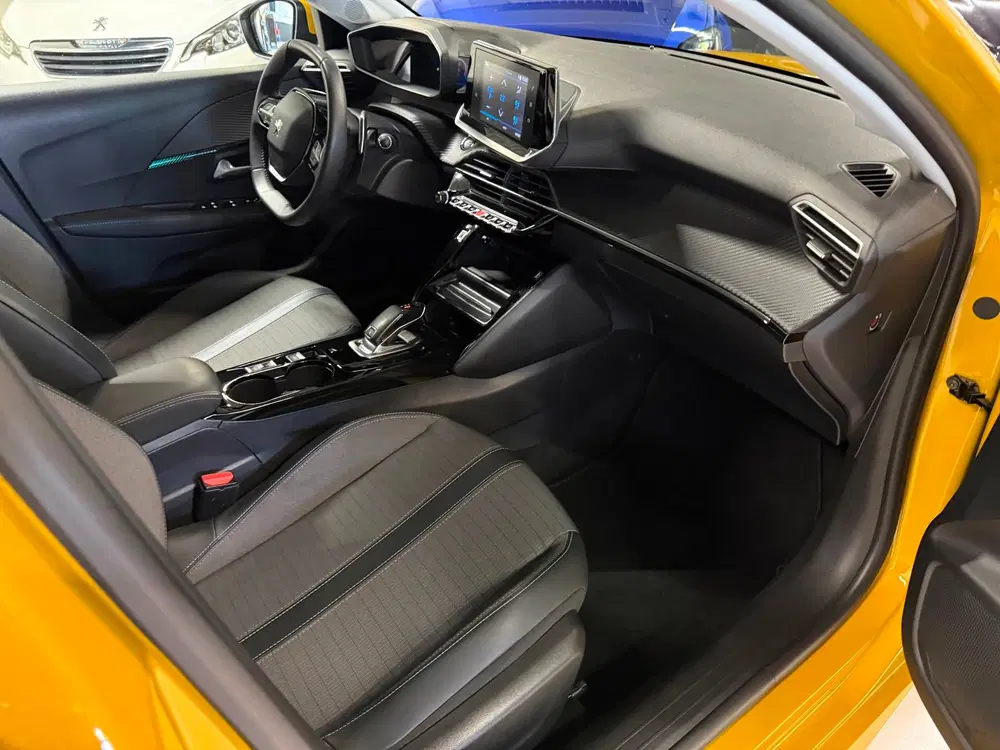 Peugeot 208 1.2 101PK Allure Pack Automaat uit 2021, foto 9