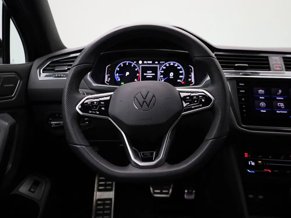 Volkswagen Tiguan Allspace 1.5 TSI R-Line Business+ uit 2022, foto 2