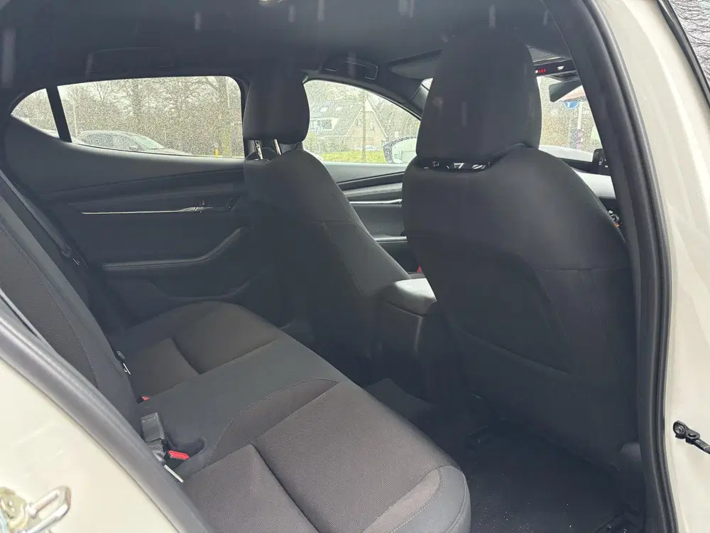 Mazda 3 2.5 e-SkyActiv-G M Hybrid 140 Exclusive-li uit 2025, foto 6
