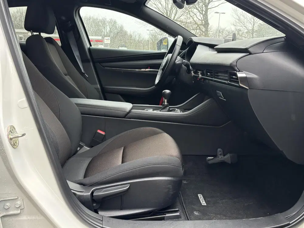 Mazda 3 2.5 e-SkyActiv-G M Hybrid 140 Exclusive-li uit 2025, foto 7