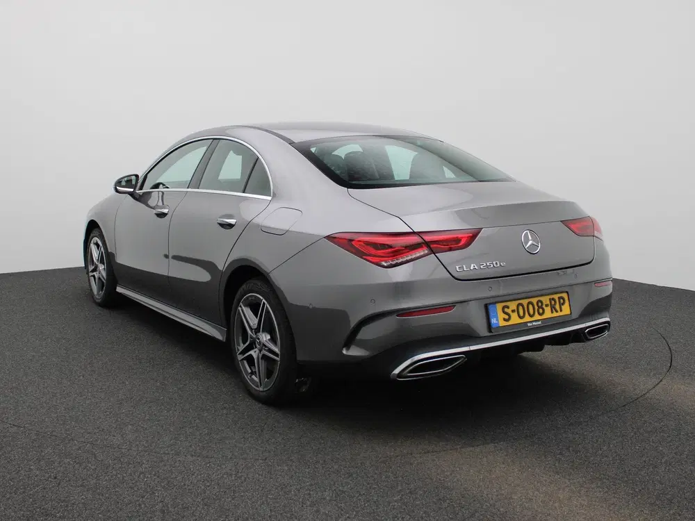 Mercedes-Benz CLA 250 e AMG Line uit 2023, foto 3