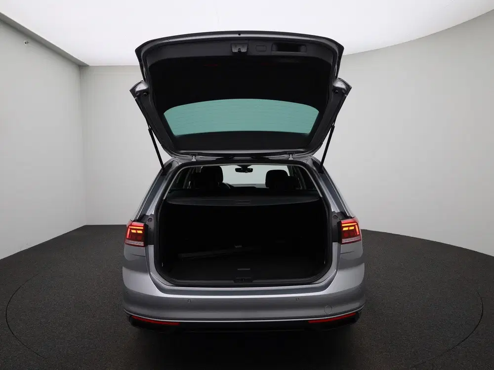 Volkswagen Passat 1.5 TSI Business uit 2023, foto 11