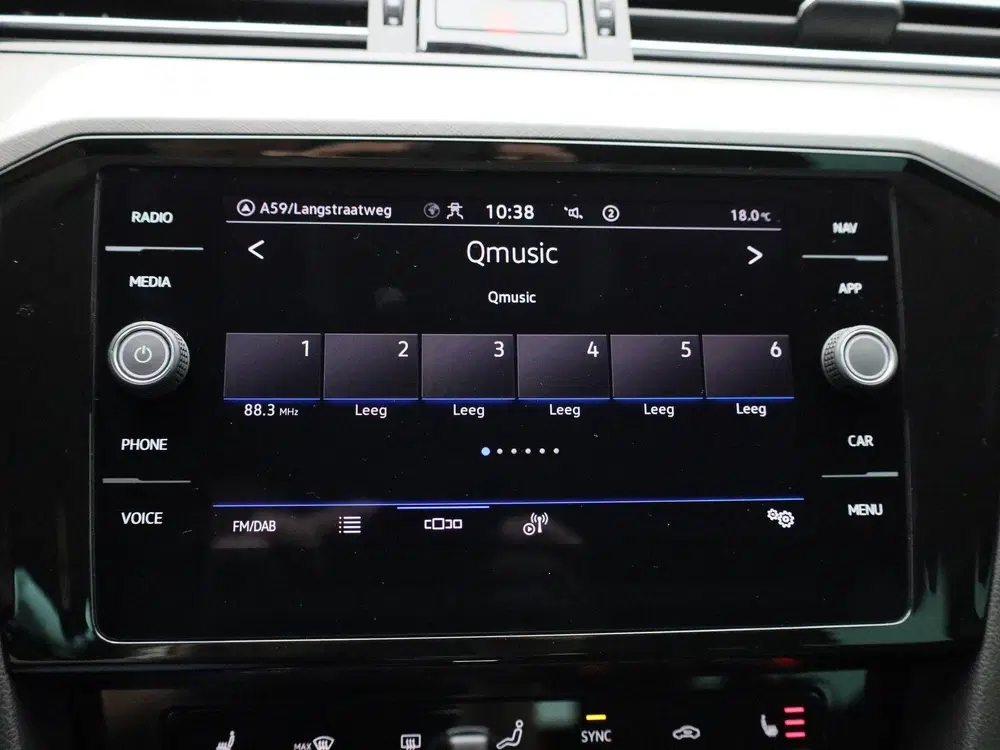 Volkswagen Passat 1.5 TSI Business uit 2023, foto 15