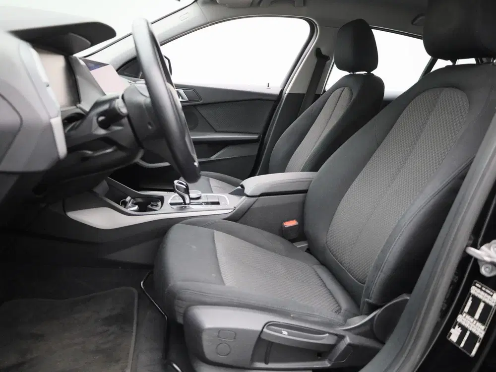 BMW 1-serie 116i Executive uit 2022, foto 11