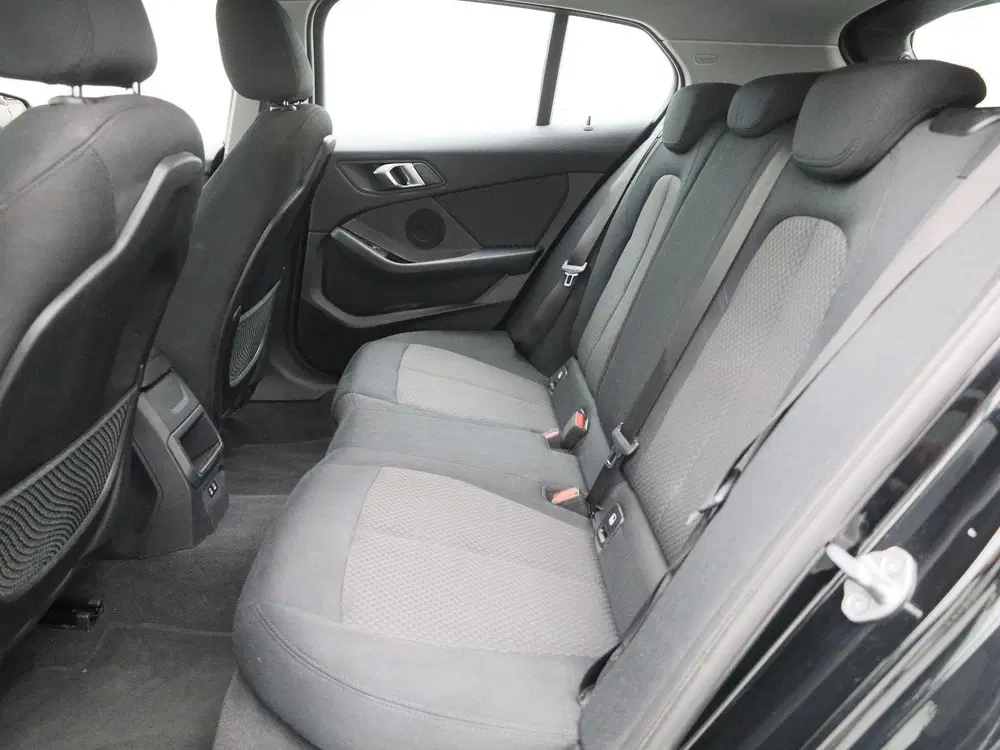BMW 1-serie 116i Executive uit 2022, foto 12