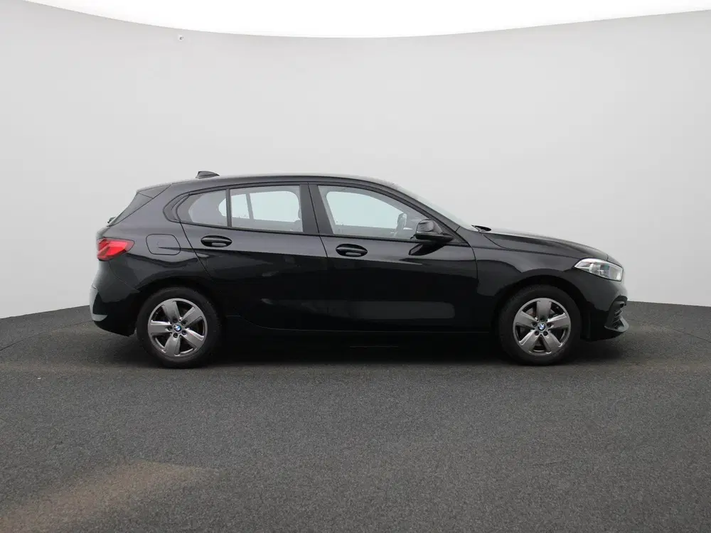BMW 1-serie 116i Executive uit 2022, foto 7