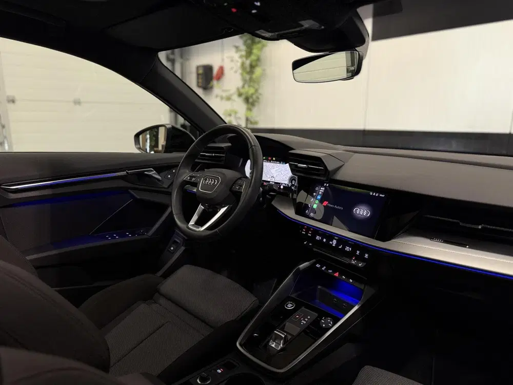 Audi A3 40 TFSI e S-Edition uit 2022, foto 2