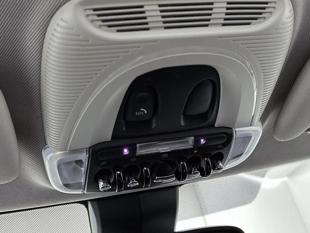 Mini Electric Essential 33 kWh uit 2022, foto 15