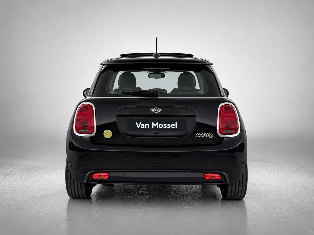 Mini Electric Essential 33 kWh uit 2022, foto 5
