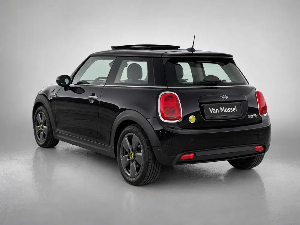 Mini Electric Essential 33 kWh uit 2022, foto 7