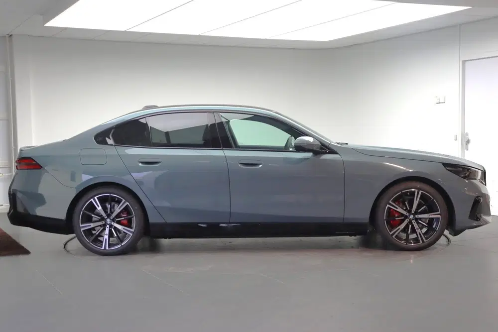BMW i5 eDrive40 M Sport uit 2026, foto 4