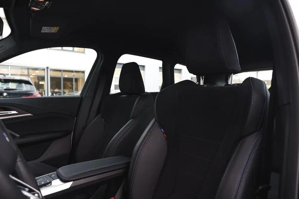 BMW iX1 eDrive20 M Sport uit 2024, foto 11