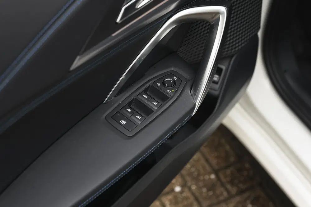 BMW iX1 eDrive20 M Sport uit 2024, foto 12