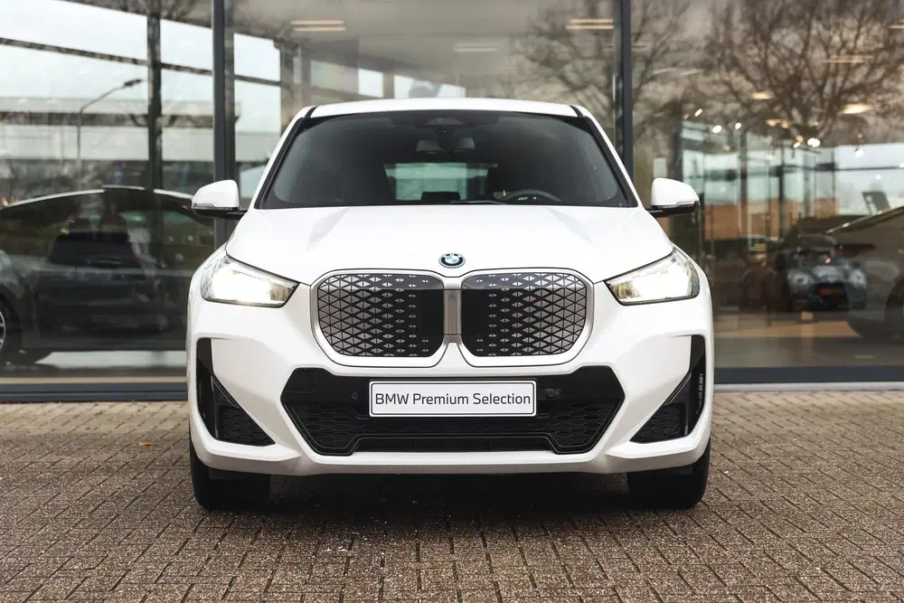 BMW iX1 eDrive20 M Sport uit 2024, foto 5